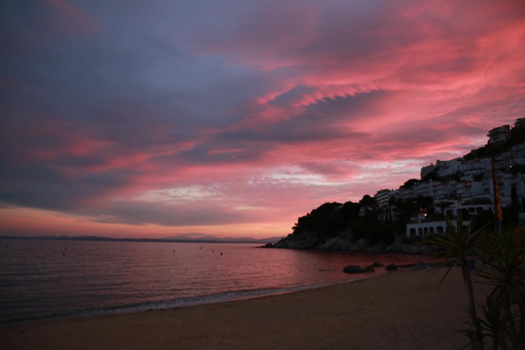 Canyelles Platja Roses Bagian luar foto